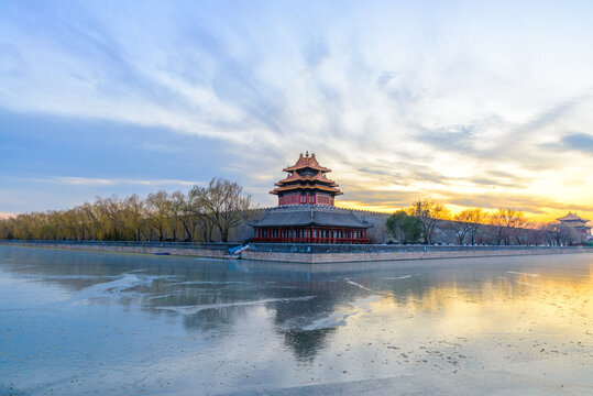 北京故宫博物院角楼的夕阳