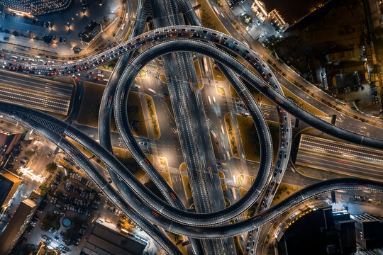 城市道路夜景