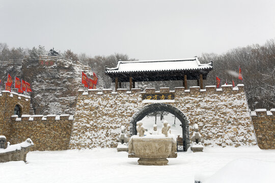 冬日雪屋