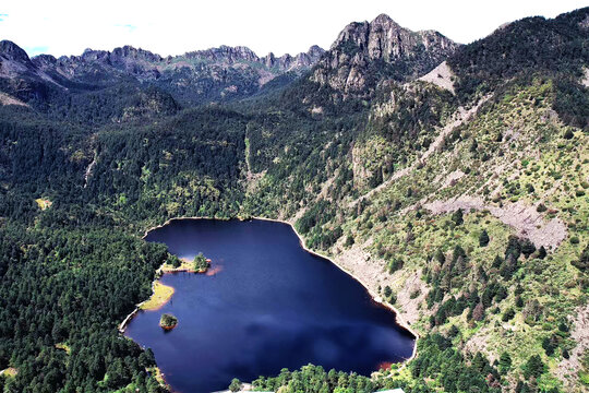 高山湖泊