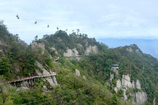 河南老君山景区观光栈道和索道