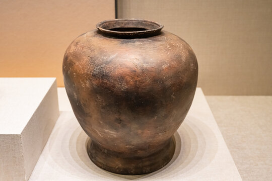 良渚文化刻符陶罐