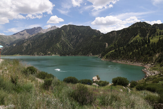 高山湖泊