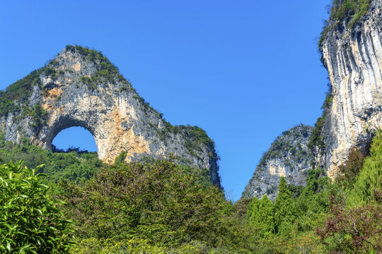 阳朔月亮山风景区