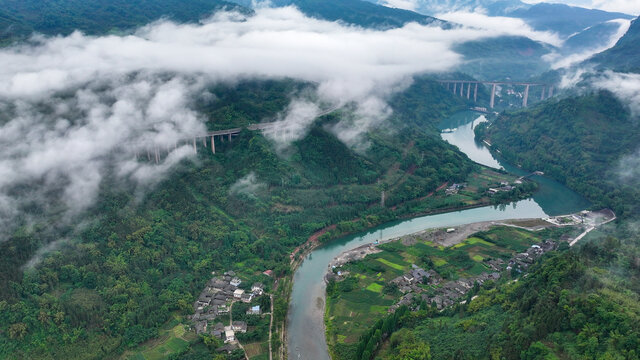 山路弯弯