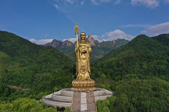 地藏菩萨雕像