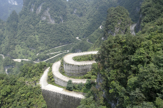 湖南张家界天门山盘山路