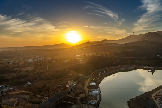 高山河流