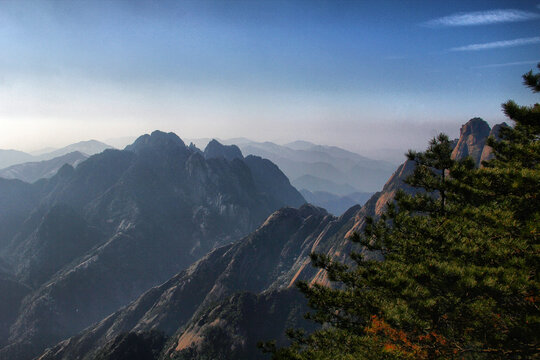 黄山远眺黄山山峦