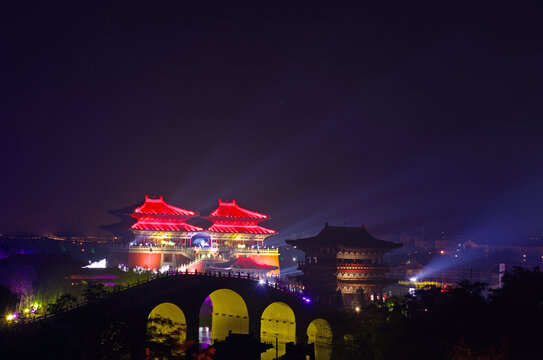 开封清明上河园夜景