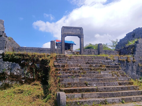 阳宝山莲花寺遗址