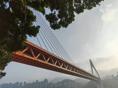 仰望東水門橋