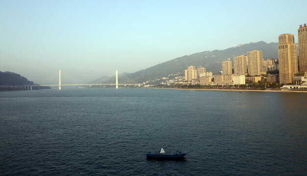 重庆涪陵石板沟长江大桥