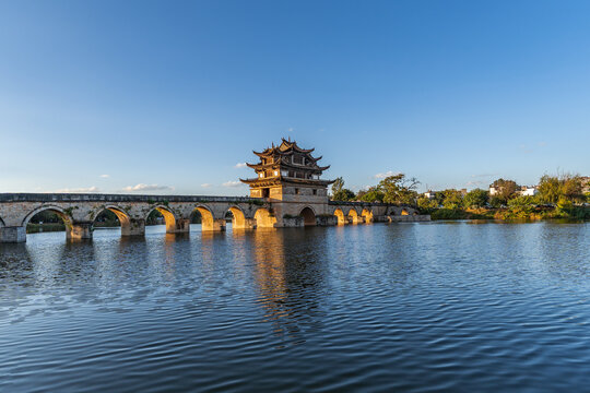 云南建水双龙桥建筑风景