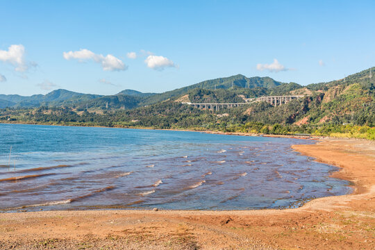 云南抚仙湖红沙滩风景