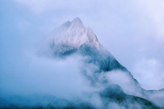 雪山之巅