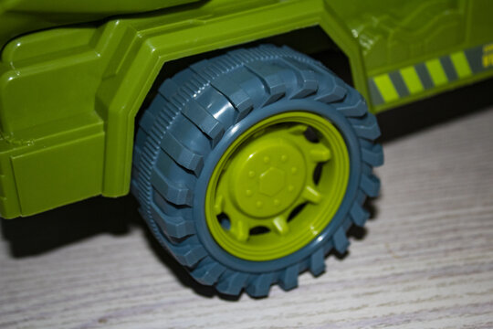 玩具车轮胎