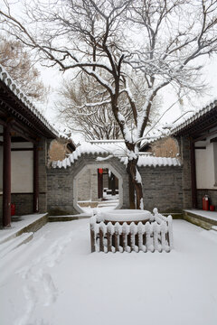 古院落雪景