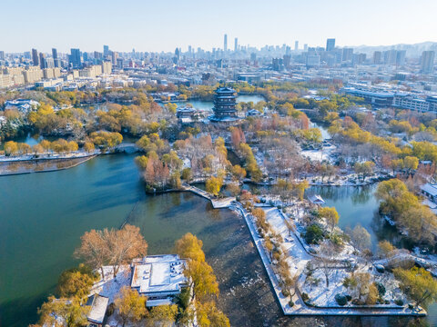 济南大明湖雪景