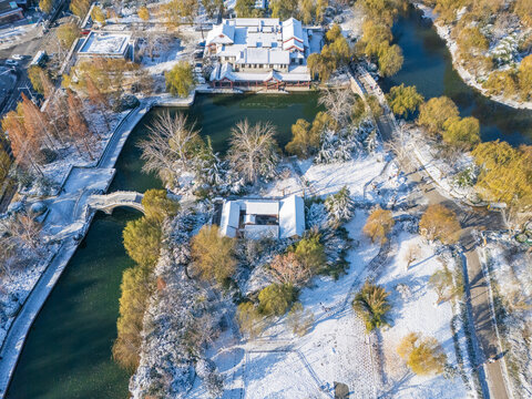 济南大明湖雪景