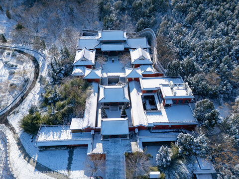 济南千佛山雪景