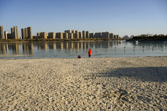 中国开封汴西湖银滩沙滩风景