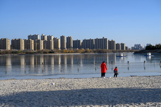 中国开封汴西湖银滩沙滩风景