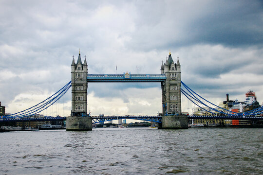 英国伦敦塔桥正面