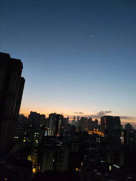 城市早晨