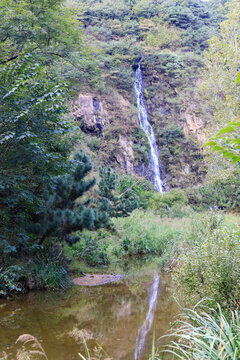 高山流瀑