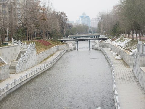 滨河人行步道