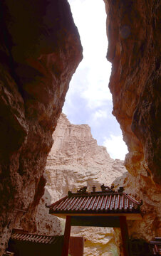 新疆库车天山神秘大峡谷