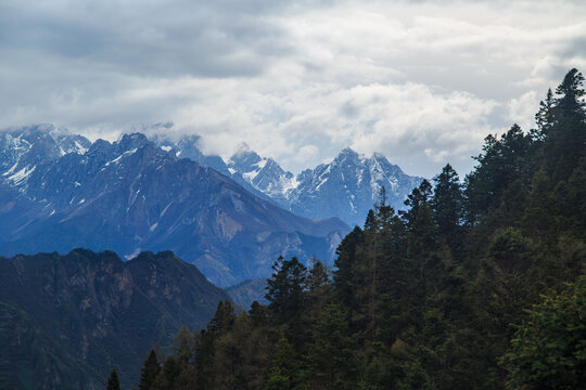 岷山