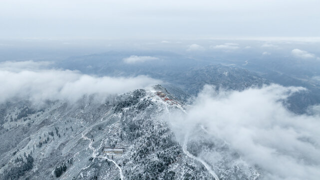 航拍信阳大别山灵山金鼎旅游风光