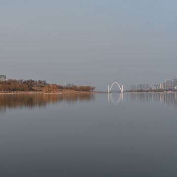 中国开封汴西湖彩虹桥建筑风光