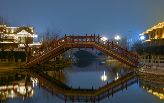 中国开封七盛角古建筑夜景