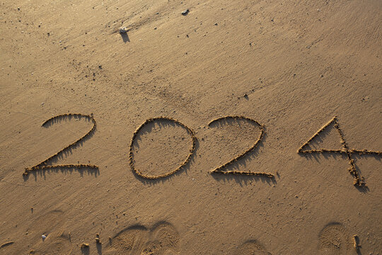 沙滩写字2024