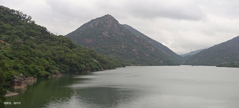 湖泊山川