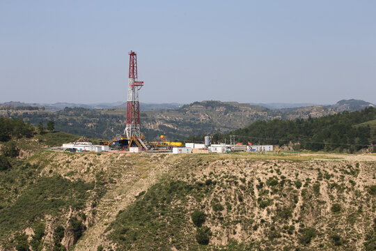 黄土高原石油工业