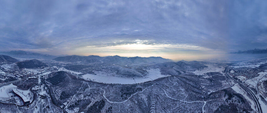 太行山日出雪景