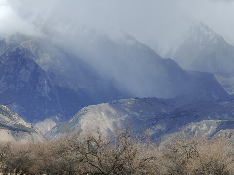 雅鲁藏布大峡谷雪山