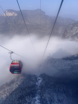 河南云台山揽车云海雪景