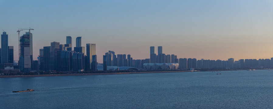 杭州市钱塘江滨江两岸夕阳风光