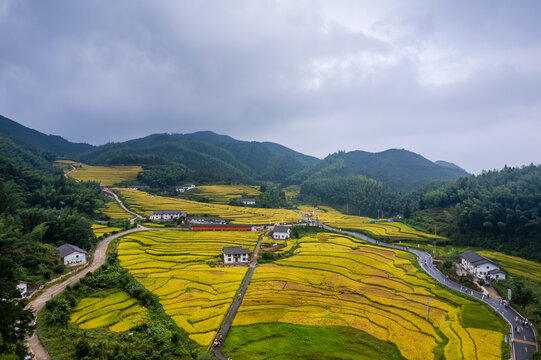 上堡梯田风光