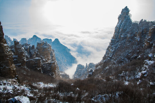 河北涞源白石山雪景云海