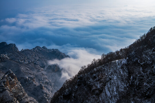 河北涞源白石山雪景云海