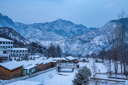 山乡雪景