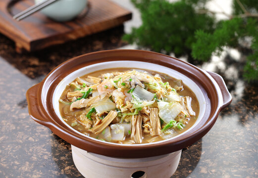 杭白菜腐竹烩小海鲜