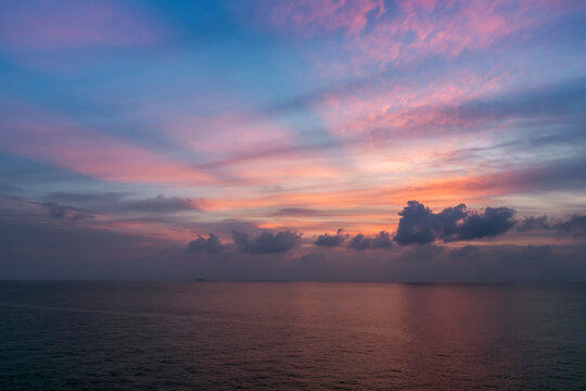 红海日落晚霞海景