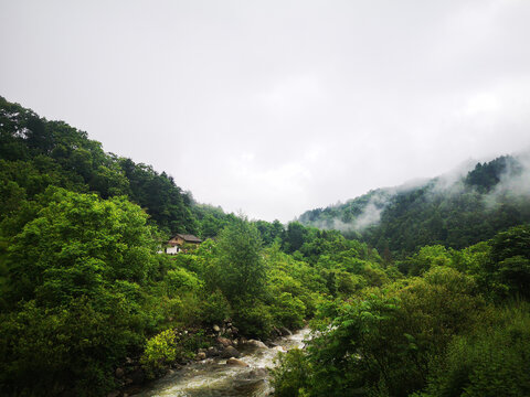 山间农舍